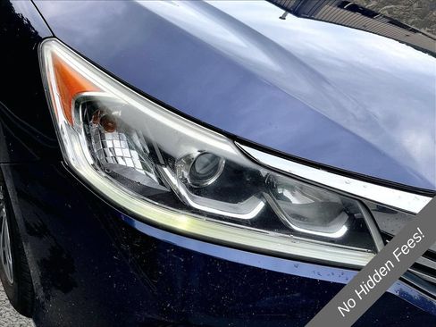 Used 2017 Honda Accord Sport image 18