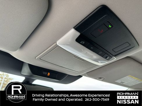 New 2025 Nissan Pathfinder SV w/ Black Appearance Package image 10