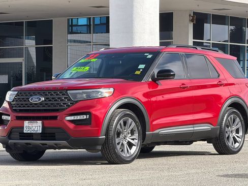 Used 2022 Ford Explorer XLT w/ Equipment Group 202A RWD image 8