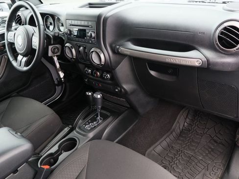 Used 2018 Jeep Wrangler Sport AWD/4WD image 23