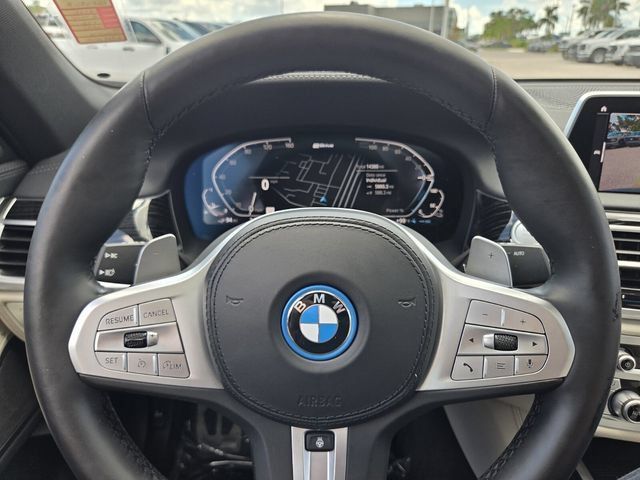 Used 2022 BMW 745e xDrive w/ M Sport Package AWD/4WD image 30