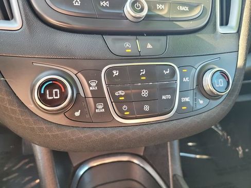 Used 2024 Chevrolet Malibu LT FWD image 24
