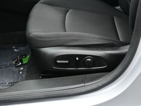 Used 2020 Chevrolet Malibu RS FWD image 11