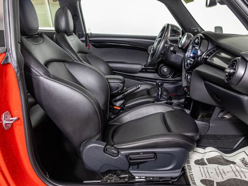 Used 2019 MINI Cooper S w/ Storage Package image 41