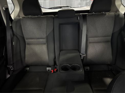 Used 2025 Nissan Rogue SV image 15