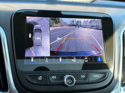 Used 2022 Chevrolet Equinox LT image 18