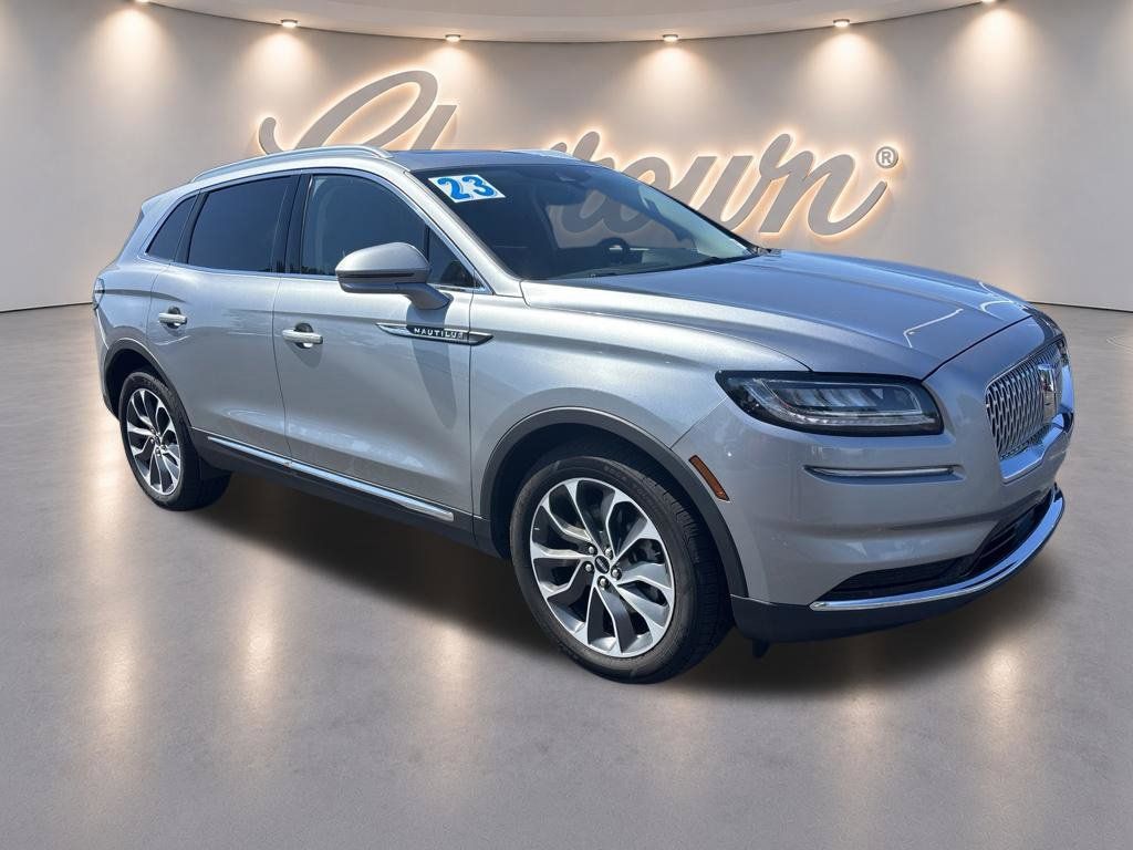 Used 2023 Lincoln Nautilus Reserve AWD/4WD image 7