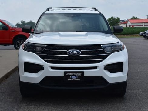 Used 2023 Ford Explorer XLT AWD/4WD image 11