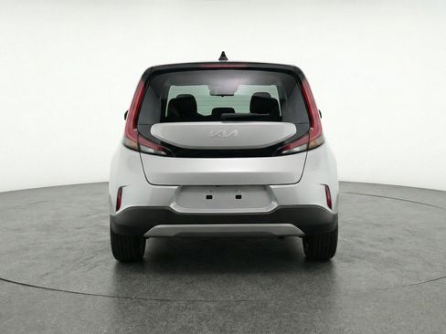 Used 2025 Kia Soul LX w/ LX Technology Package FWD image 7