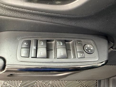 Used 2020 Jeep Cherokee Latitude Plus FWD image 12
