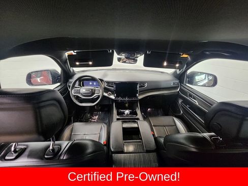 Certified 2024 Jeep Wagoneer Series II w/ Flexible Seating Group image 27