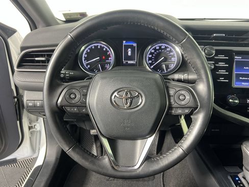 Used 2020 Toyota Camry SE FWD image 17