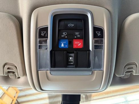 Used 2019 RAM 1500 Laramie image 18