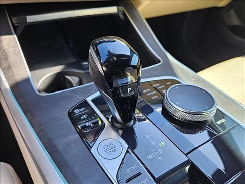 Used 2022 BMW X5 xDrive40i w/ Parking Assistance Package image 14