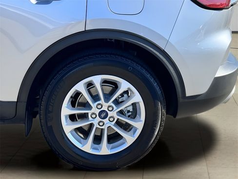 Used 2022 Ford Escape SE w/ Cold Weather Package image 38