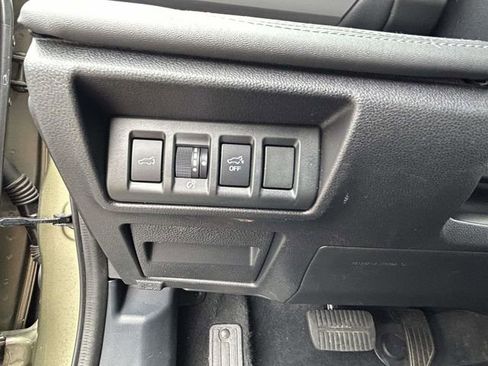 Used 2022 Subaru Outback Limited image 21