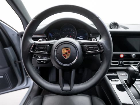 Used 2025 Porsche Macan image 20