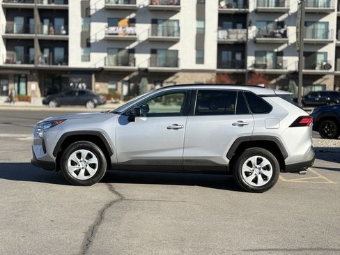 Used 2019 Toyota RAV4 LE image 4