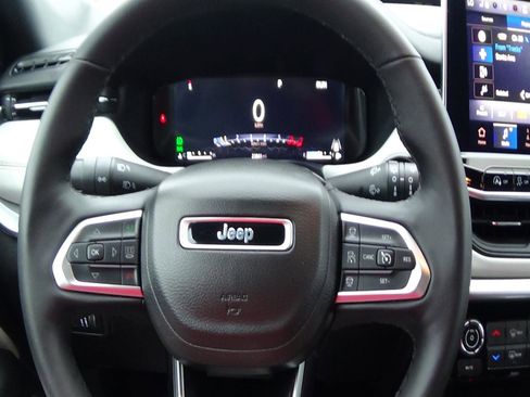 Certified 2025 Jeep Compass Limited w/ Elite Group AWD/4WD image 20