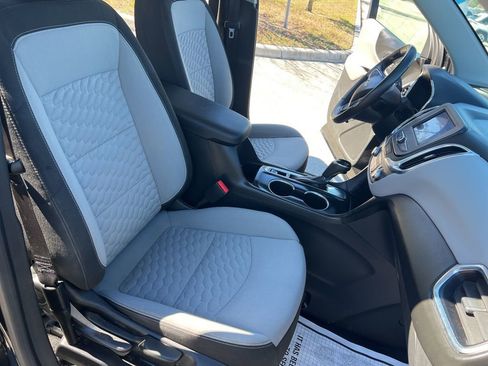 Used 2021 Chevrolet Equinox LT image 42