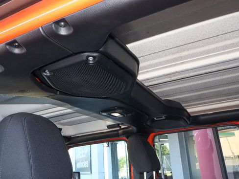 Used 2018 Jeep Wrangler Unlimited Sport S image 9