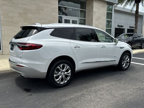 Used 2019 Buick Enclave Avenir w/ Avenir Technology Package AWD/4WD image 4