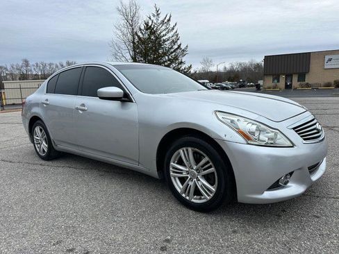 Used 2011 INFINITI G25 x w/ Moonroof Pkg AWD/4WD image 2