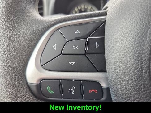 Certified 2023 Jeep Renegade Latitude AWD/4WD image 28
