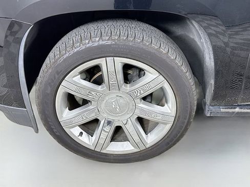 Used 2019 Cadillac Escalade Premium Luxury image 35