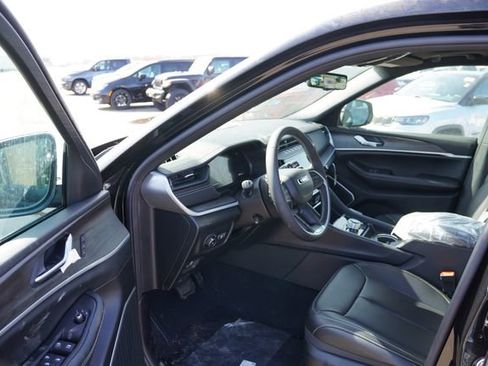 New 2026 Jeep Grand Cherokee L Limited image 10