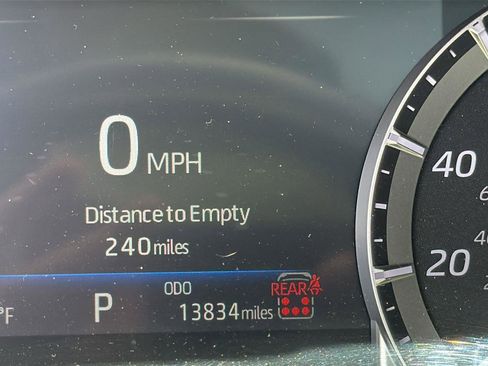 Certified 2024 Toyota Highlander XLE image 14