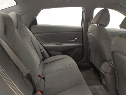 Used 2025 Hyundai Elantra Sport FWD image 19
