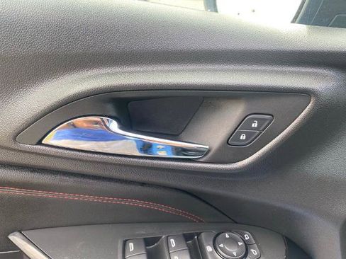 Used 2024 Chevrolet Trax RS FWD image 14