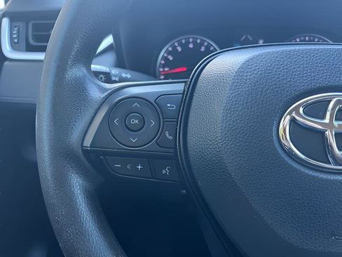 Used 2021 Toyota RAV4 LE FWD image 18