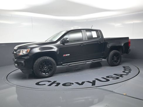 Used 2022 Chevrolet Colorado Z71 w/ Z71 Midnight Edition AWD/4WD image 6