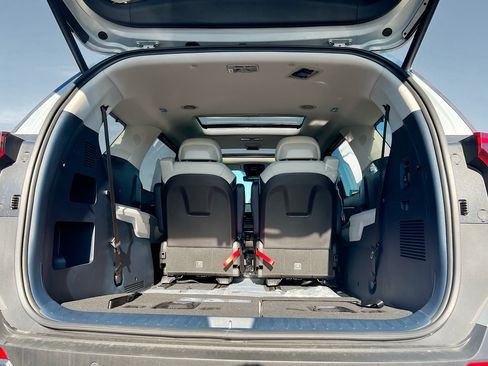 Used 2026 Kia Carnival SX Prestige FWD image 25