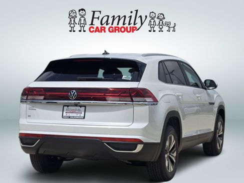 New 2026 Volkswagen Atlas Cross Sport SE FWD image 4