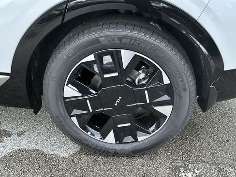 Certified 2026 Kia Sportage SX FWD image 11