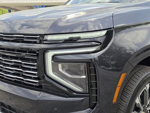 New 2026 Chevrolet Suburban High Country image 9