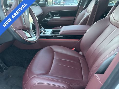 Used 2025 Land Rover Range Rover SE image 6