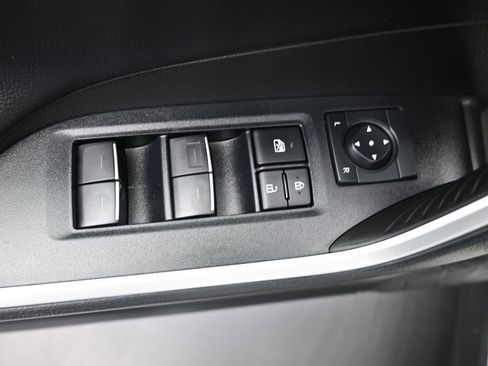 Used 2022 Toyota RAV4 Limited image 16