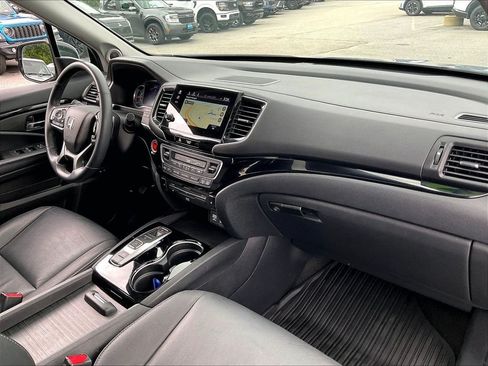 Used 2022 Honda Pilot Touring image 13