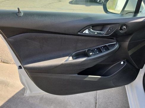 Used 2018 Chevrolet Cruze LT image 13