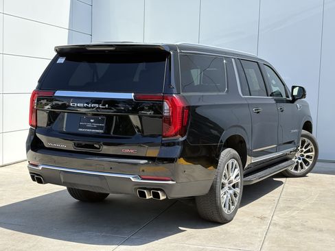 Used 2025 GMC Yukon XL Denali AWD/4WD image 7