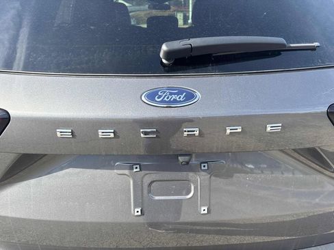 Used 2025 Ford Escape ST-Line w/ Cold Weather Package image 12