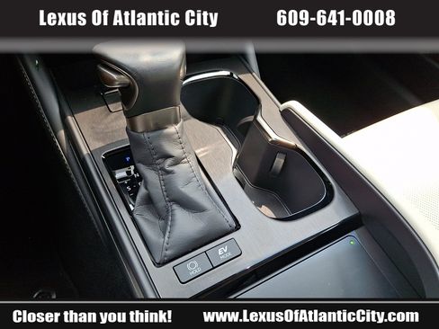 Used 2025 Lexus ES 300h w/ Premium Package FWD image 15