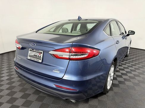 Used 2019 Ford Fusion SE FWD image 9