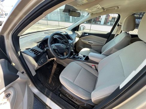 Used 2017 Ford Escape SE w/ Equipment Group 201A FWD image 5
