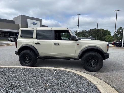 New 2026 Ford Bronco Badlands AWD/4WD image 1