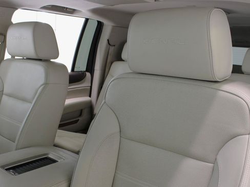 Used 2019 GMC Yukon XL Denali w/ Denali Ultimate Package AWD/4WD image 36